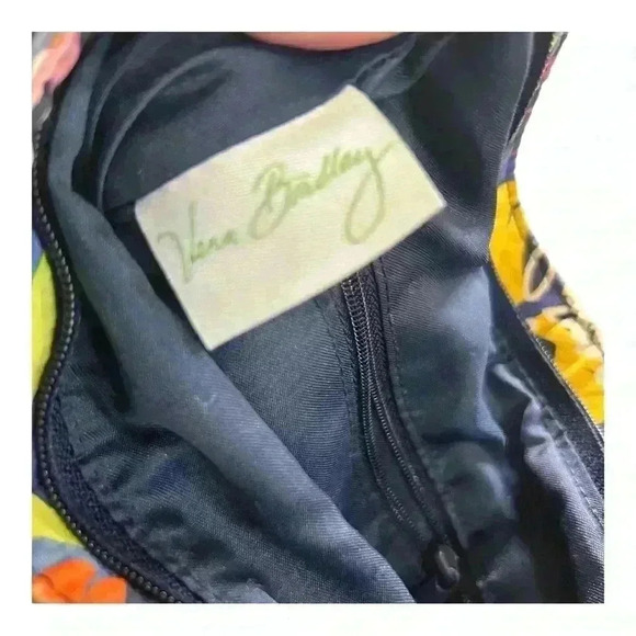 Vera Bradley Multicolored Crossbody Bag with sizzler and adjustable strap. - Picture 9 of 12